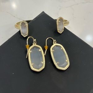 Kendra Scott braclet and earrings